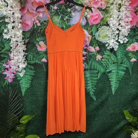 Karen Millen Orange chain pleated dress - Picture 11 of 16